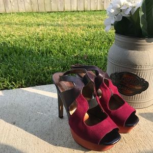 Jessica Simpson Platform Heel